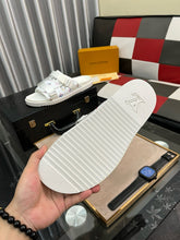 Load image into Gallery viewer, MSE085 LB Sandals / Size7-12
