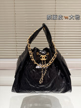 Load image into Gallery viewer, CC1133 CHANEL 25 Small Handbag / 11.8 x 10.2 x 5.5in
