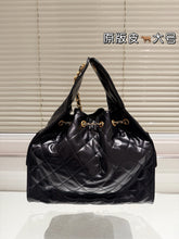 Load image into Gallery viewer, CC1133 CHANEL 25 Small Handbag / 11.8 x 10.2 x 5.5in
