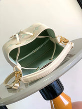 Load image into Gallery viewer, LB929 Néonoé BB / 7.9 x 7.9 x 5.1 inches / HIGHEST QUALITY VERSION
