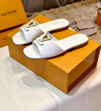 Load image into Gallery viewer, SE1368 LB Slippers / Size5-11
