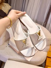 Load image into Gallery viewer, SE1368 LB Slippers / Size5-11
