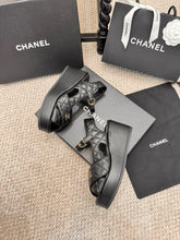 Load image into Gallery viewer, SE1363 CC Sandals /  Size5-10
