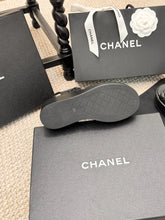 Load image into Gallery viewer, SE1363 CC Sandals /  Size5-10
