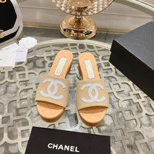 Load image into Gallery viewer, SE1365 CC Slide Sandals / Size4-10
