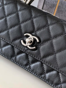 CC1176 Mini Flap Bag with Top Handle / 4.7 x 7.7 x 2.6in