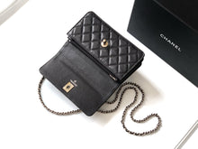 Load image into Gallery viewer, CC1176 Mini Flap Bag with Top Handle / 4.7 x 7.7 x 2.6in
