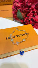 Load image into Gallery viewer, JW1443 LV 2026 Zirconia Floral Bracelet / Engraved Monogram
