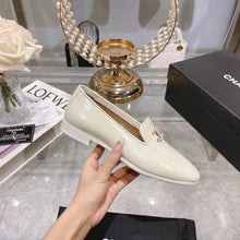 Load image into Gallery viewer, SE1250 Moccasins / Size5-10
