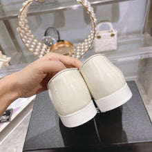 Load image into Gallery viewer, SE1250 Moccasins / Size5-10
