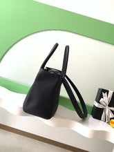 Load image into Gallery viewer, CC1490 Chanel Cerf Medium Tote / HIGHEST QUALITY VERSION / 24×36×14cm
