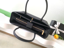 Load image into Gallery viewer, CC1490 Chanel Cerf Medium Tote / HIGHEST QUALITY VERSION / 24×36×14cm
