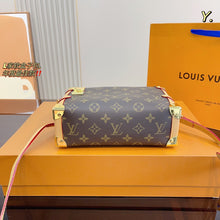 Load image into Gallery viewer, LB810 Side Trunk /  8.3 x 5.5 x 2.4 inches
