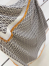 Load image into Gallery viewer, CLTH346 FF Shawl / 55.1x55.1in(140x140cm)
