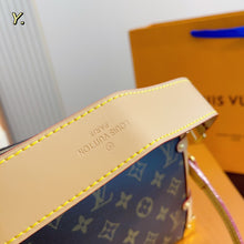 Load image into Gallery viewer, LB810 Side Trunk /  8.3 x 5.5 x 2.4 inches
