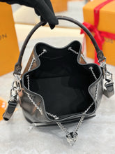 Load image into Gallery viewer, LB1281 Noé Cargo / 8.7 x 9.4 x 6.3 inches / HIGHEST QUALITY VERSION
