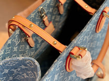 Load image into Gallery viewer, LB935 OnTheGo MM / 13.8 x 10.6 x 5.5 inches
