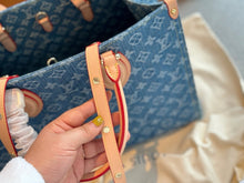 Load image into Gallery viewer, LB935 OnTheGo MM / 13.8 x 10.6 x 5.5 inches
