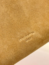 Load image into Gallery viewer, LB1556 LV Side Trunk MM Handbag / HIGHEST QUALITY VERSION / / 23.5×16×8.5cm
