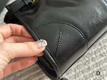 Load image into Gallery viewer, PD347 Medium Leather Shoulder Bag / 14.1x6.3x3.1inch
