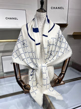 Load image into Gallery viewer, CLTH350 CC Square Cashmere Scarf / 140x140cm(55.1x55.1in)
