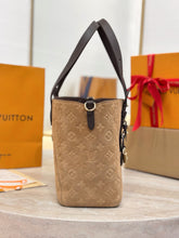 Load image into Gallery viewer, LB1559 LV All In One Handbag / HIGHEST QUALITY VERSION / 40×22×15cm
