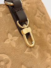 Load image into Gallery viewer, LB1559 LV All In One Handbag / HIGHEST QUALITY VERSION / 40×22×15cm
