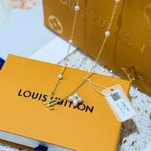 Load image into Gallery viewer, JW1447 LV Floragram Necklace
