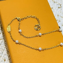 Load image into Gallery viewer, JW1447 LV Floragram Necklace
