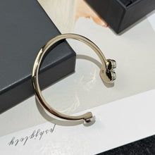 Load image into Gallery viewer, JW1448 CHANEL Heart Motif Full-Pavé Diamond Bracelet
