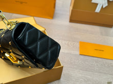 Load image into Gallery viewer, LB1091 Twist MM / 9.1 x 6.7 x 3.7 inches
