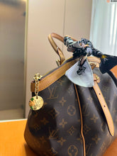 Load image into Gallery viewer, LB845 Large Tivoli / 13x6.7x11.4in
