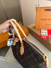 Load image into Gallery viewer, LB846 Boétie MM / 12.4 x 11 x 6.3 inches
