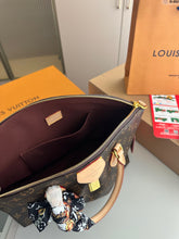 Load image into Gallery viewer, LB846 Boétie MM / 12.4 x 11 x 6.3 inches
