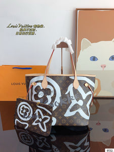 LB1109 Neverfull MM / 12.2 x 11 x 5.5 inches