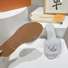 Load image into Gallery viewer, SE1173 LB Mink Fur Flat Mule / Size5-12
