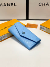 Load image into Gallery viewer, LB1193 Sarah Wallet / 7.5 x 3.9 inches
