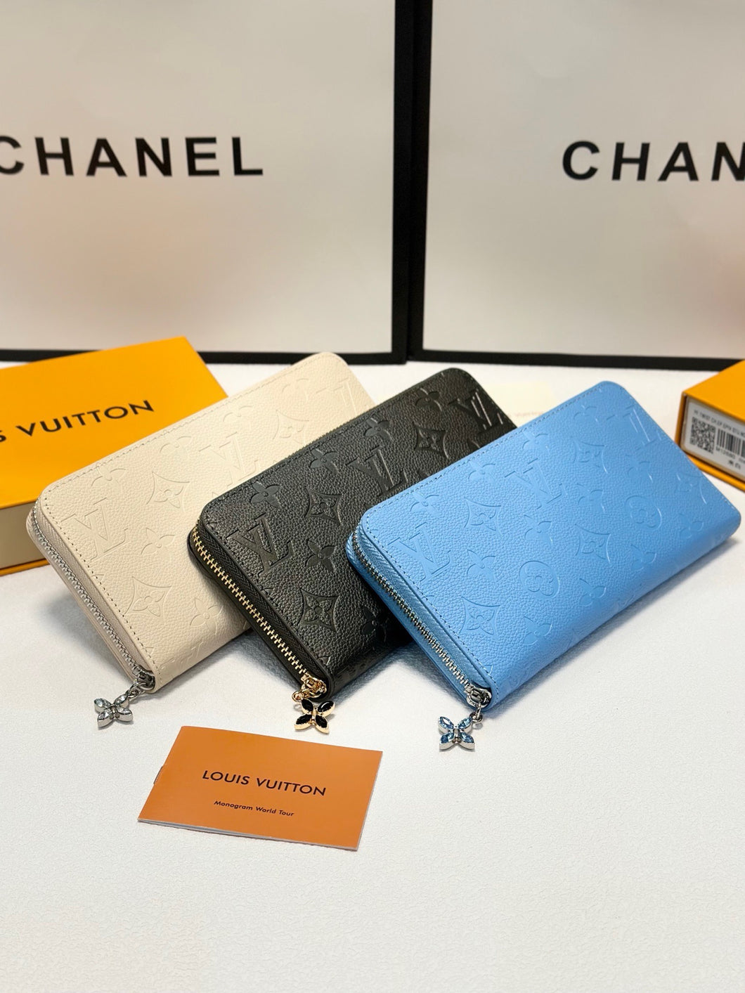 LB1195 Zippy Wallet / 7.7 x 4.1 x 1 inches