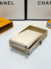 Load image into Gallery viewer, LB1195 Zippy Wallet / 7.7 x 4.1 x 1 inches
