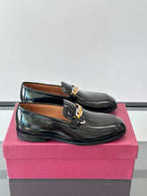 Load image into Gallery viewer, MSE091 Ferragamo Moccasin with Gancini Ornament / Size7-13
