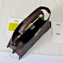 Load image into Gallery viewer, FF304 Peekaboo ISeeU Small / 10.6x5.9x2.3inch
