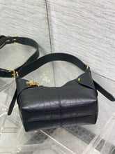 Load image into Gallery viewer, DR588 Small/Medium/Large Dior Voyage Bag / HIGHEST QUALITY VERSION
