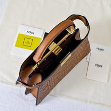 Load image into Gallery viewer, FF305 Peekaboo ISeeU Small / 10.6x5.9x2.3inch
