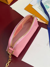 Load image into Gallery viewer, LB1562 LV Rouge Louis Épi Lipstick Pouch / HIGHEST QUALITY VERSION / 11×6×3.3cm
