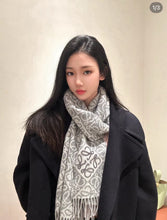 Load image into Gallery viewer, JW1454 LOEWE Anagram Jacquard Scarf / 38×180cm
