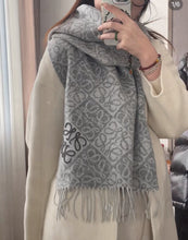 Load image into Gallery viewer, JW1454 LOEWE Anagram Jacquard Scarf / 38×180cm
