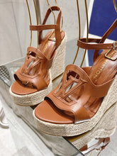 Load image into Gallery viewer, SE1377 LV Isola Wedge Sandal / Size5-11
