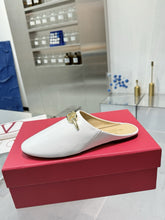 Load image into Gallery viewer, SE1686 Valentino Mules / Size5-11
