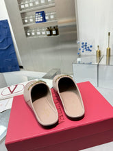 Load image into Gallery viewer, SE1687 Valentino Mules / Size5-11
