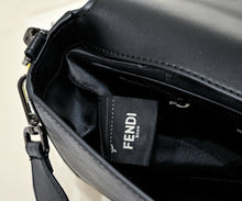 Load image into Gallery viewer, FF312 Baguette / 10.6x5.9x2.3inch
